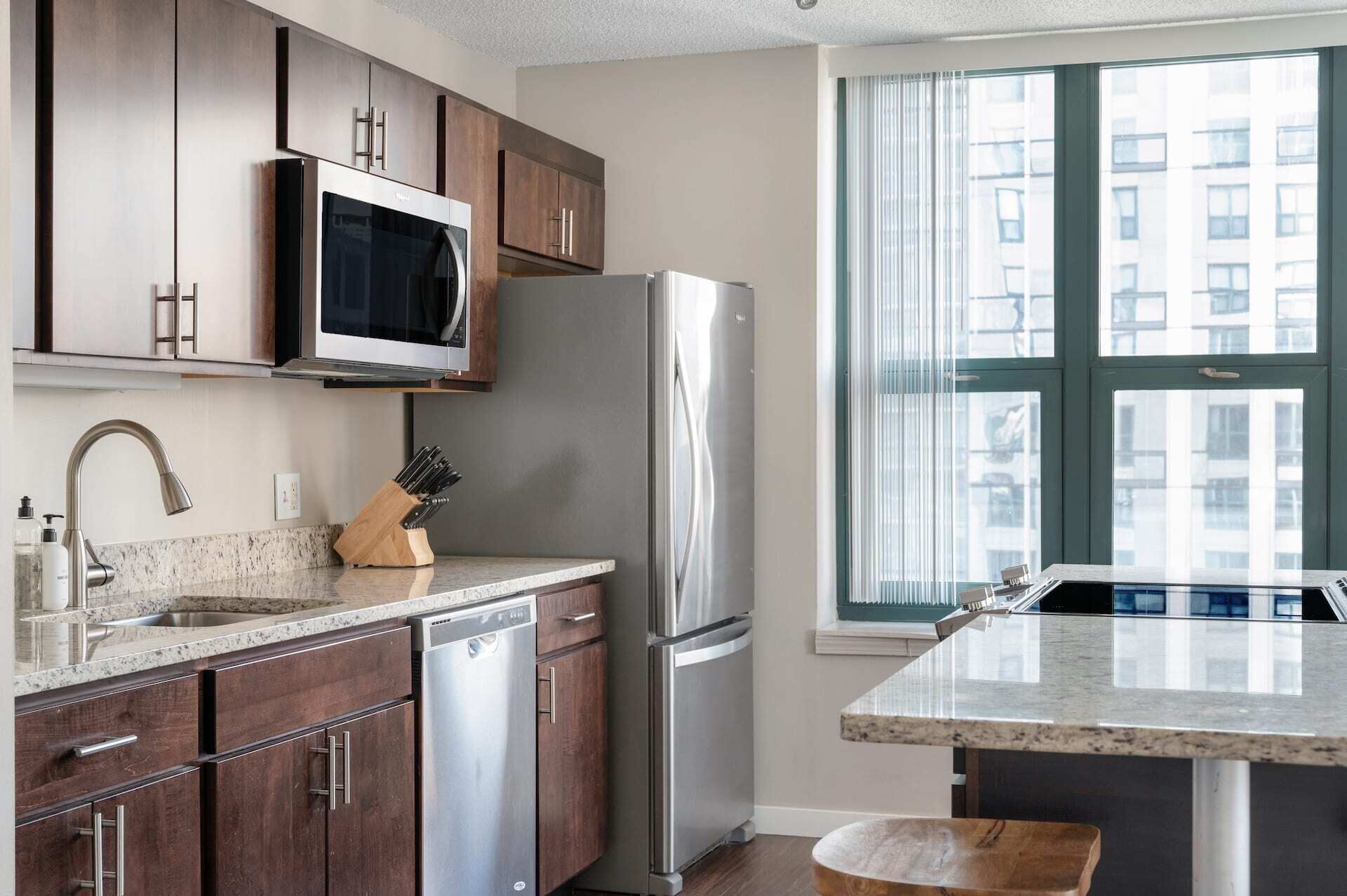 Kasa | Spacious 2BD/2BA Walk to Gold Coast | Chicago