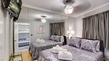 1 bedroom, iron/ironing board, WiFi, bed sheets