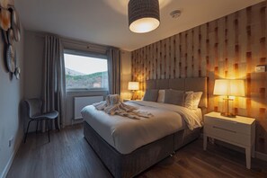 4 chambres, fer et planche à repasser, lit parapluie, Wi-Fi gratuit