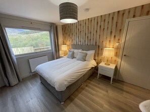 4 bedrooms, iron/ironing board, travel cot, free WiFi