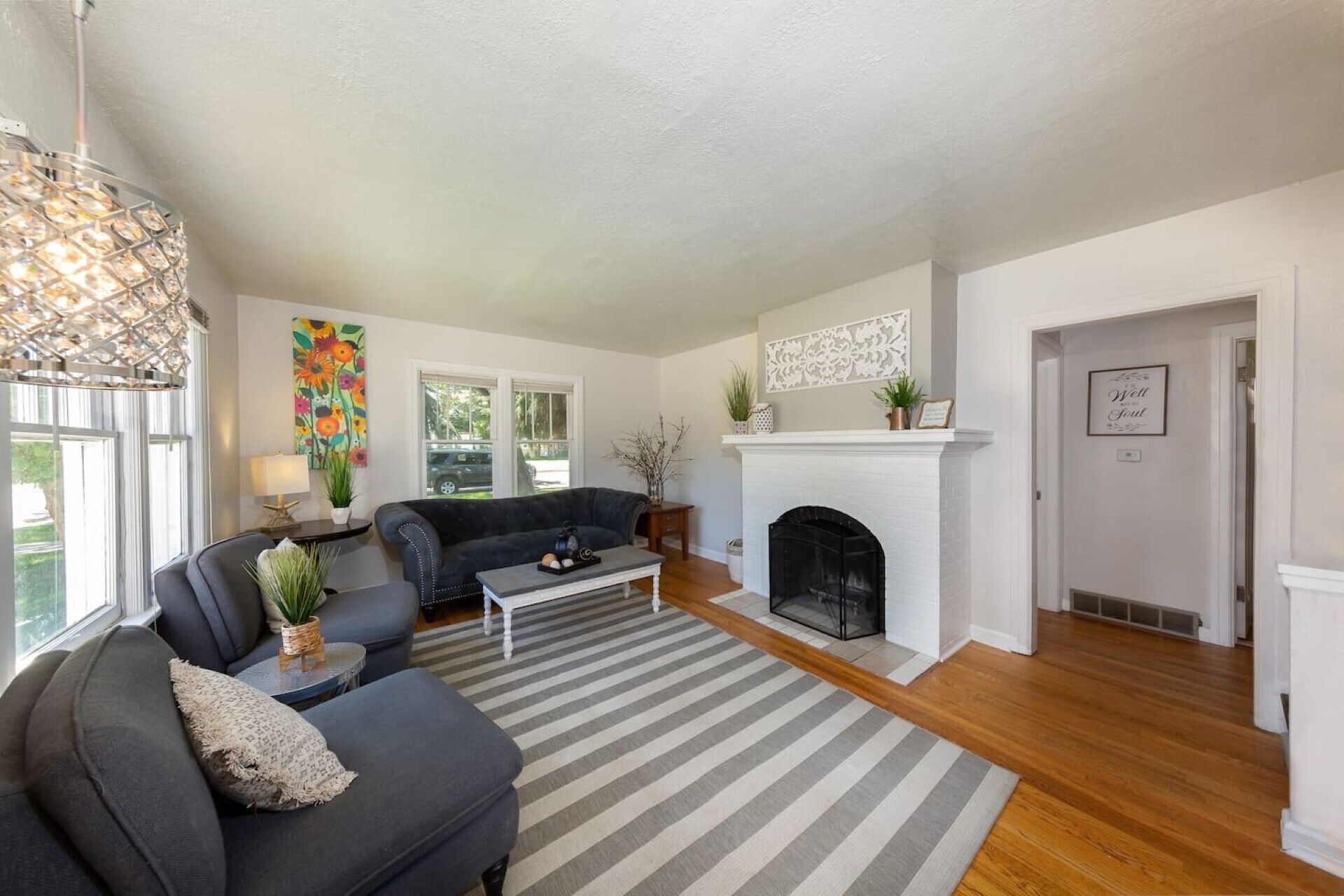 Everett Darling Farmhouse 4 BDRM +Cozy +Romantic+WiFi 