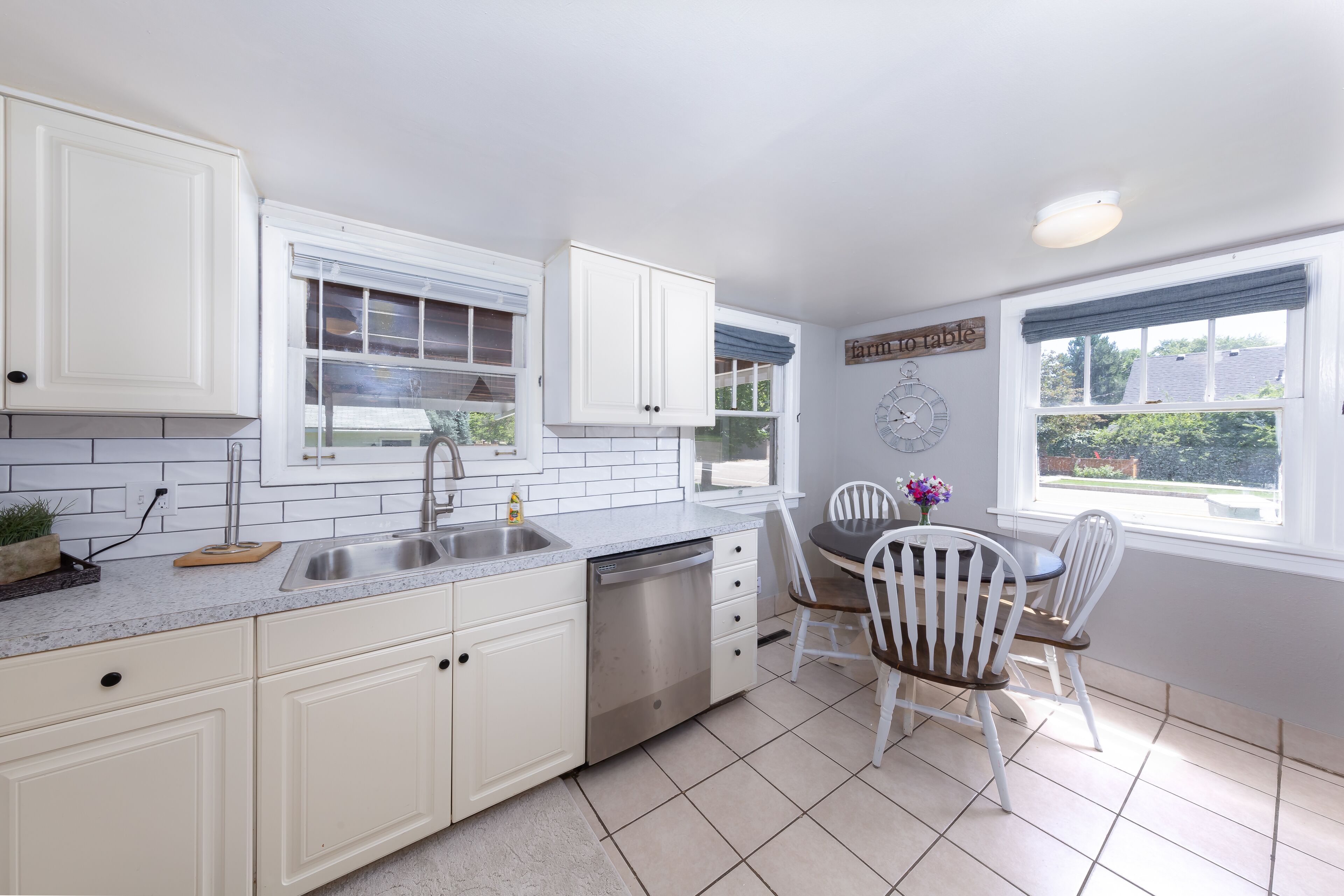 雪櫃、微波爐、焗爐、爐具