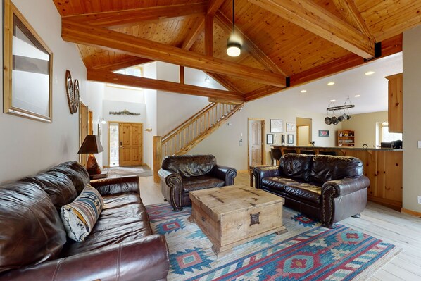 TV, fireplace, ping pong