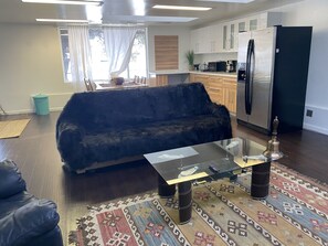 Téléviseur, foyer, chaîne audio