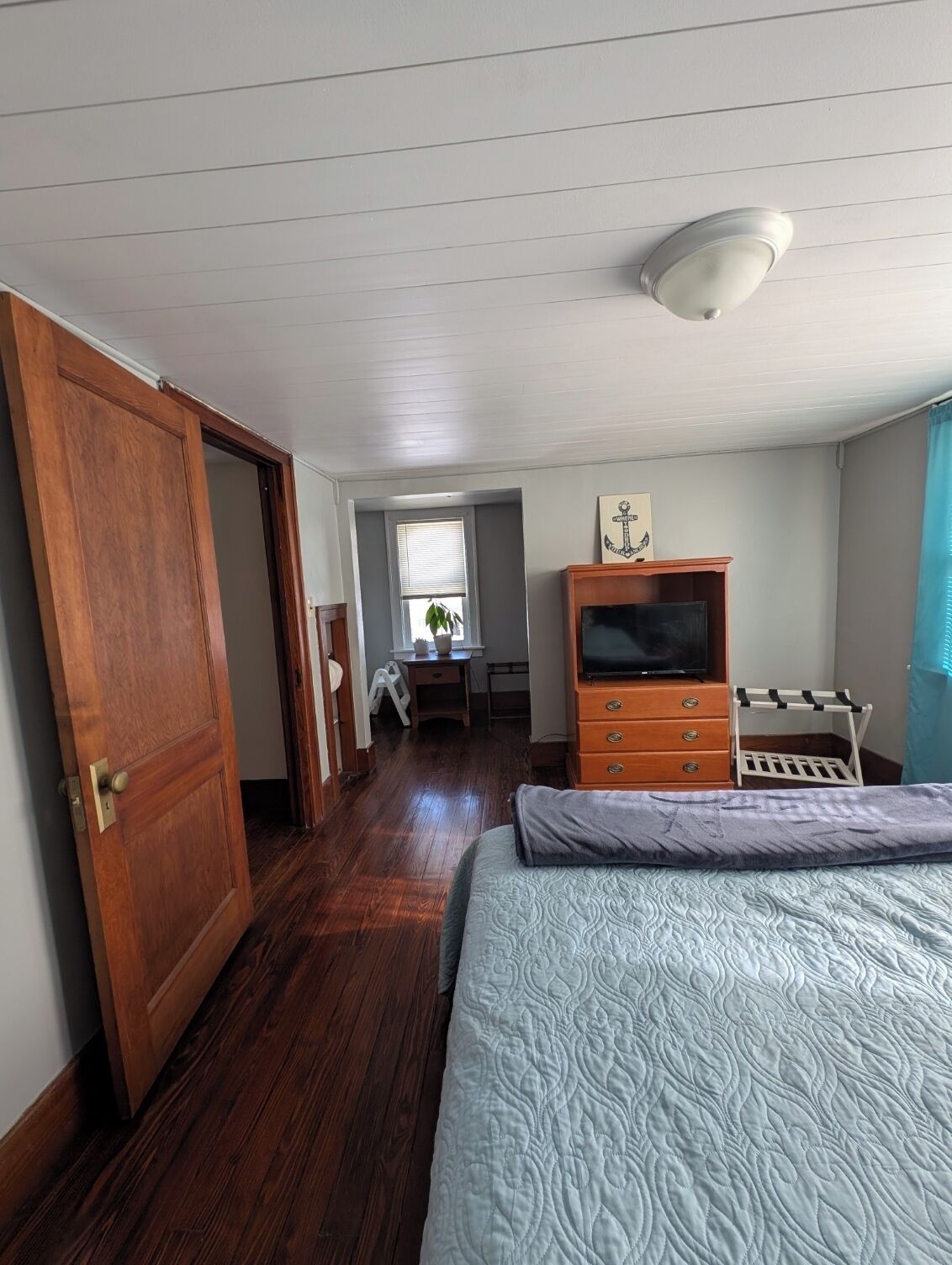 4 bedrooms, free WiFi, bed sheets, wheelchair access