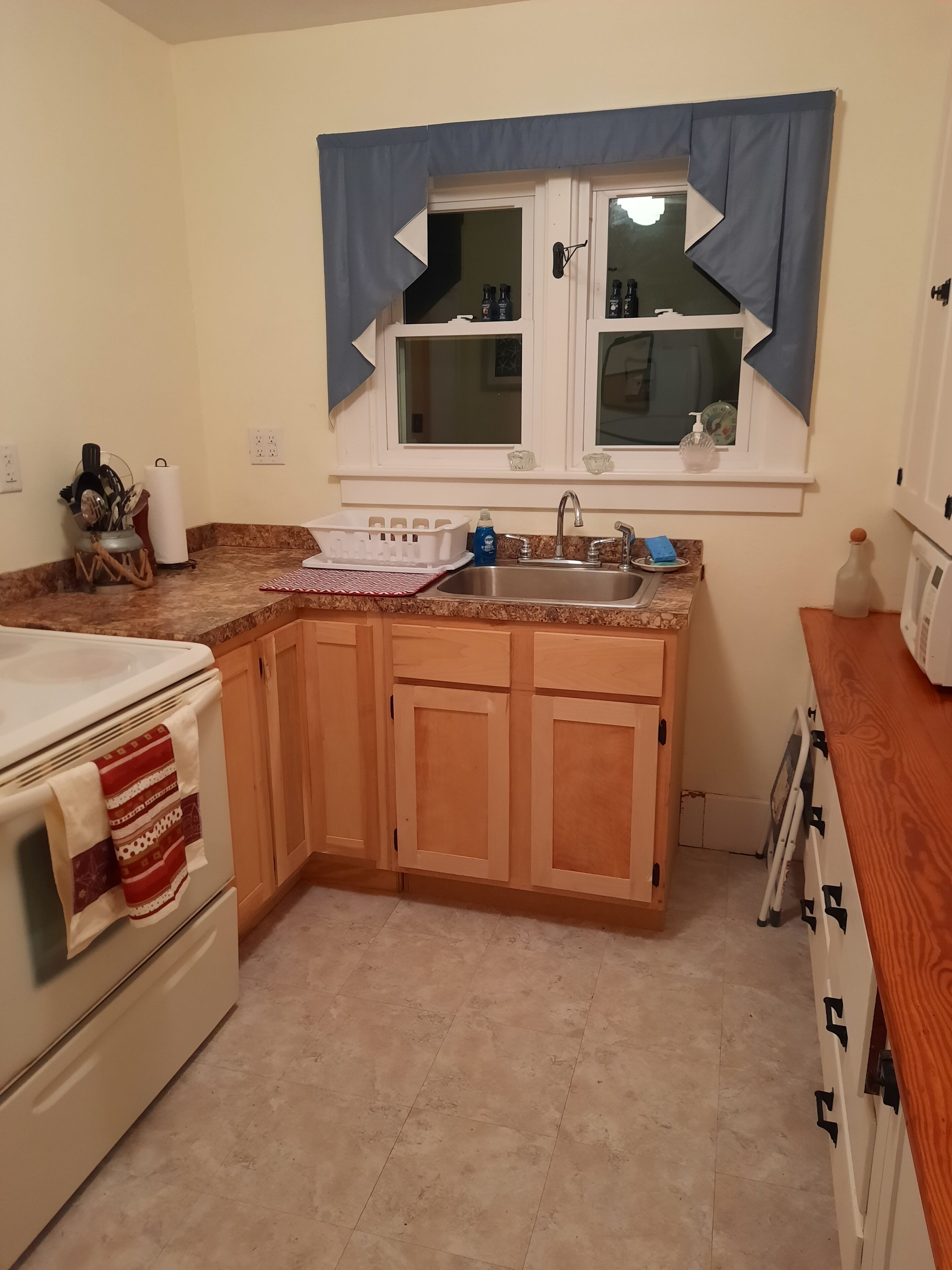 Fisherman friendly 1 mile from Jet Express, boat parking , fish cleaning table