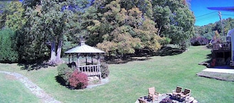 Banner Haven Creekside Cabin