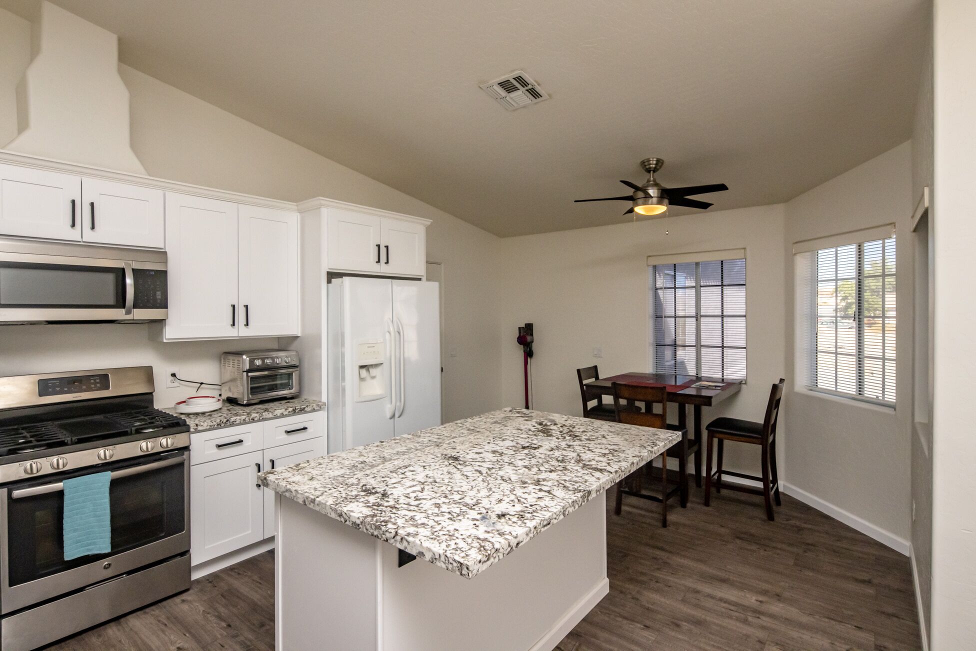 Re-Modeled North Lake Havasu pool home