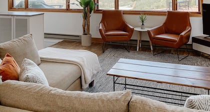 Reservoir Retreat with Hot Tub and Views