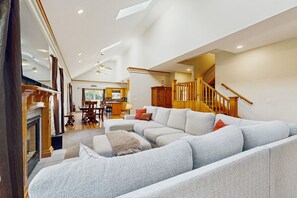 TV, fireplace, DVD player, books