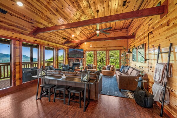 TV connectée, cheminée, baby-foot