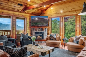Smart TV, chimenea y futbolito 