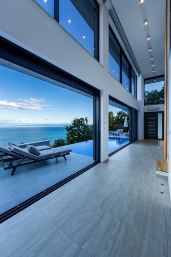 Sky Pool Villa Medveja: beheizter Pool, Spa, Meerblick