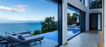 Sky Pool Villa Medveja: heated pool, spa, sea view