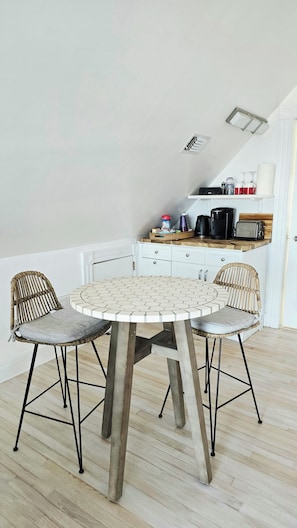 Dining - Hamptons Waterfront Suite Private Hot Tub Winter Escape Adults Only (Flanders)