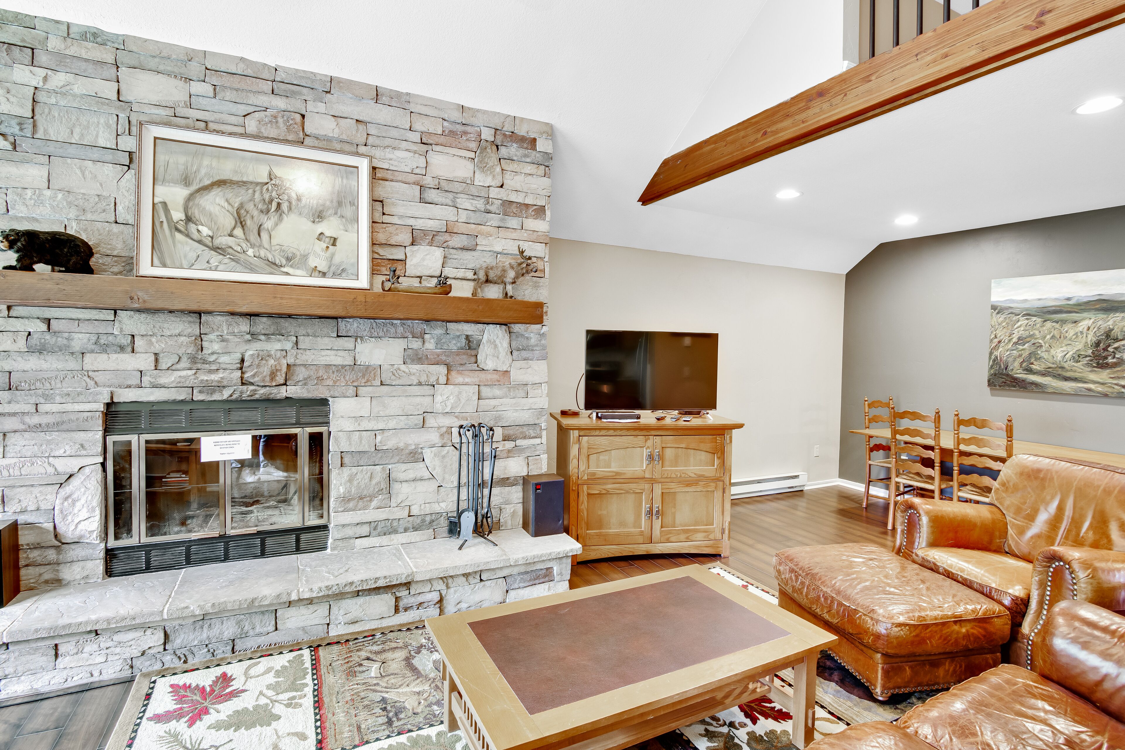 Riverfront retreat w/ private balcony, shared pool, tennis courts, & free WiFi!