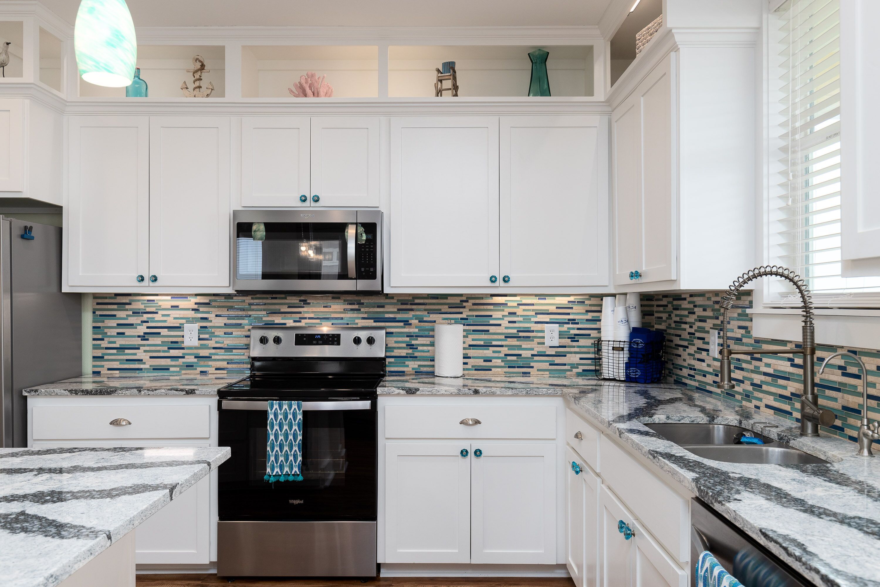 Rockport Bay Home- Private Lighted Pier: Winter Texans & Monthly Stays Welcome