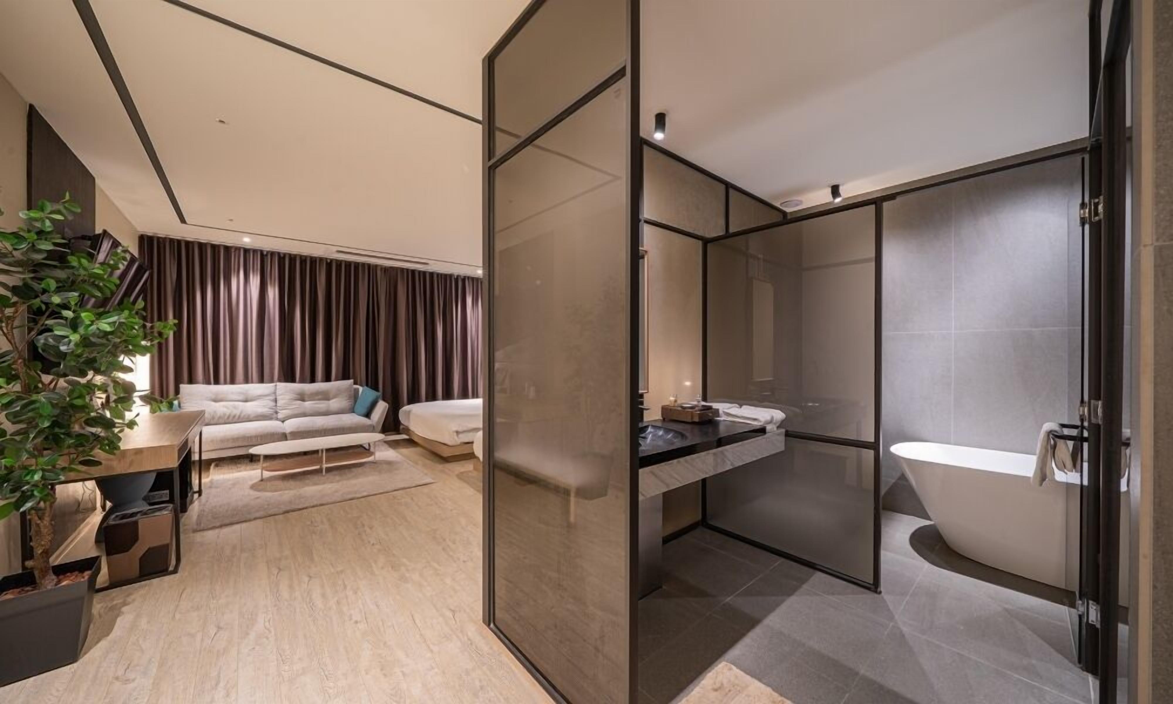 family suite twin | 1 bedroom, free wifi, bed sheets