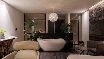 Business Suite | Decoración individual, mobiliario individual, wifi gratis y ropa de cama