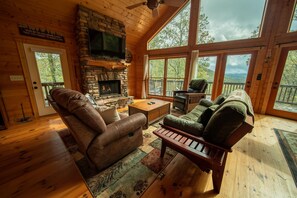 Smart TV, fireplace, DVD player, books - Secluded Mtn View - 5 ACRES Private Cabin - Hot tub + Outdoor fireplace + Hiking (Cherry Log)