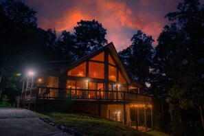 Exterior - Secluded Mtn View - 5 ACRES Private Cabin - Hot tub + Outdoor fireplace + Hiking (Cherry Log)