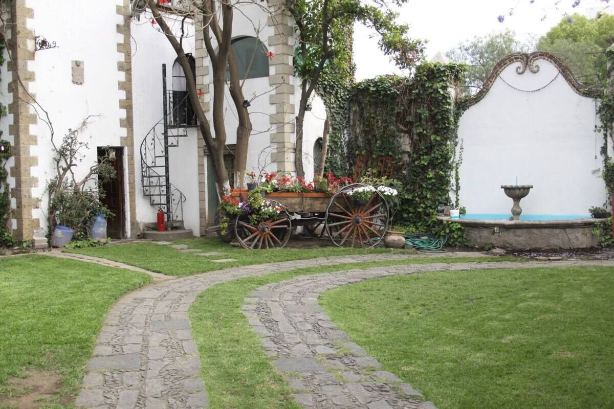  PRIVATE ROOM INSIDE A COLONIAL HACIENDA