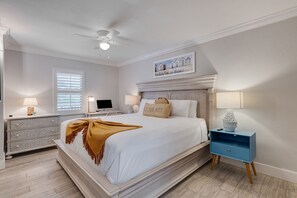 1 bedroom, desk, iron/ironing board, WiFi - Gorgeous Bayview Residence on Captiva Island (Captiva)