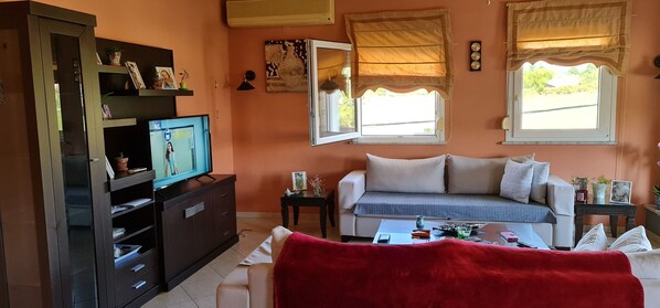Smart-TV, Kamin, Stereoanlage, Arbeitsbereiche