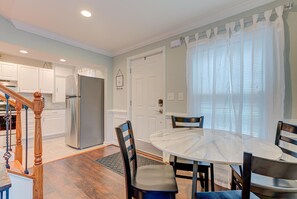 Dining - Pristine Middleburg Home with 2 Bedrooms 1 Bath (Middleburg)