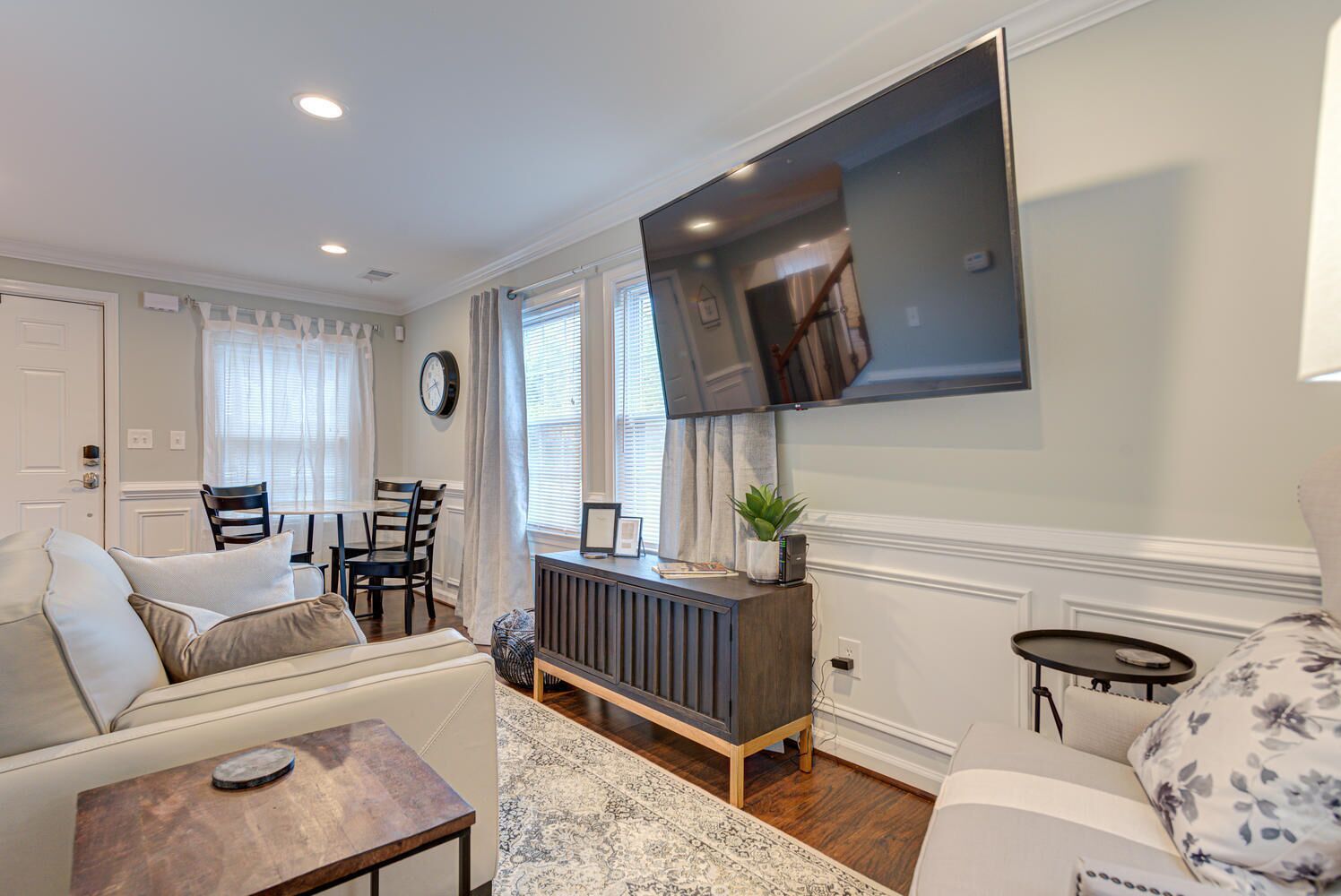 Pristine Middleburg Home with 2 Bedrooms 1 Bath