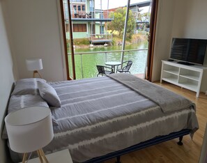 3 bedrooms, iron/ironing board, free WiFi