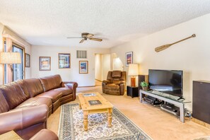 Fernseher, Kamin, Videospiele, Bücher