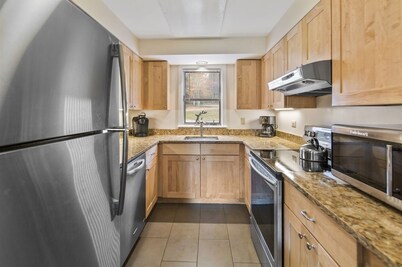 Condo at Stowe`s Toll House | Ski-in/Ski-out!