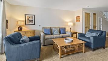 Smart TV, fireplace, DVD player