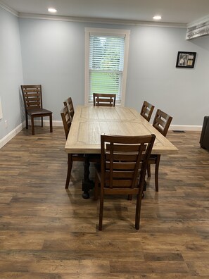 تناول الطعام