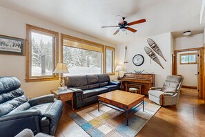 Televisio, kirjoja, stereot