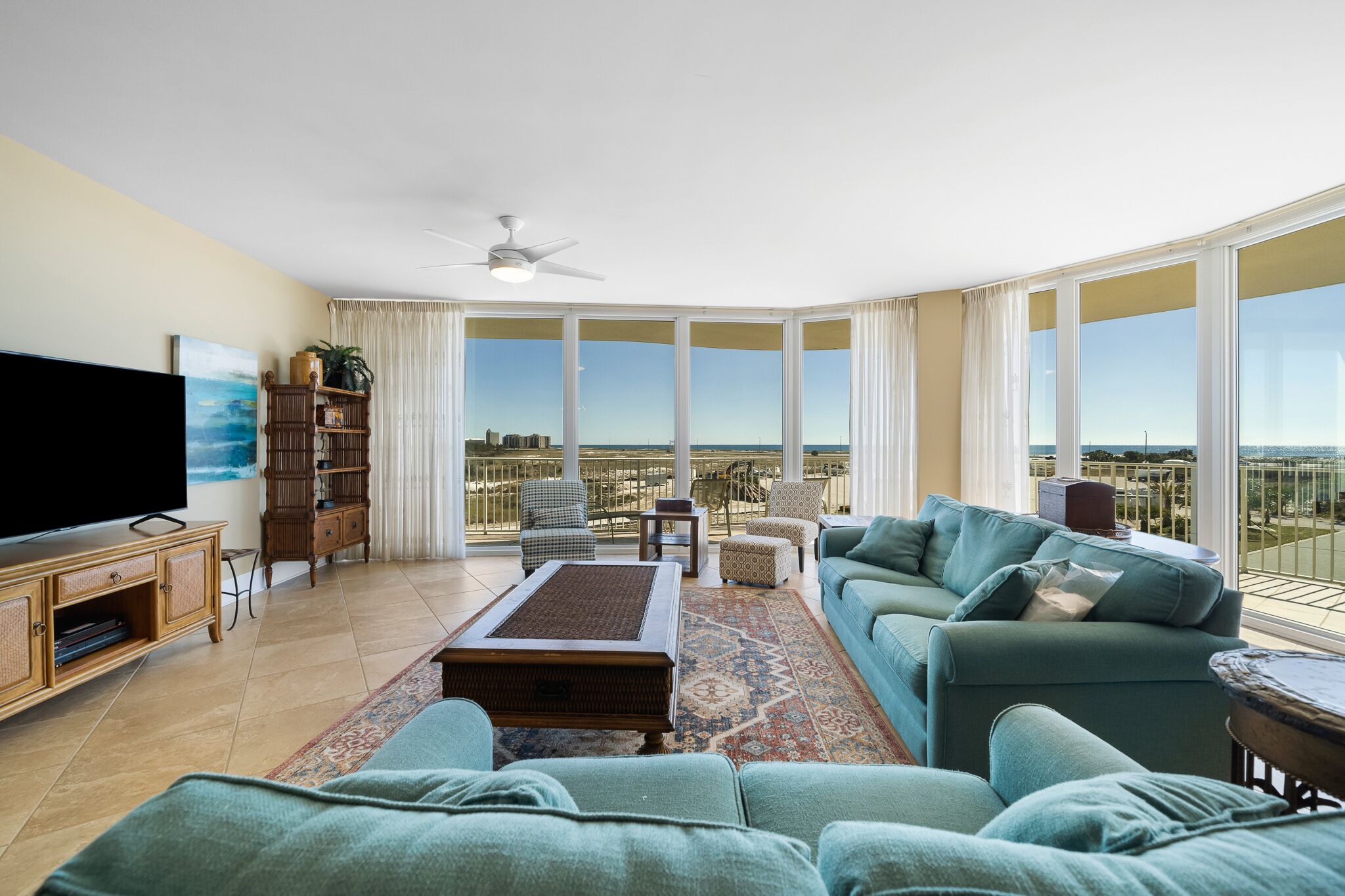 TV, DVD player, ping pong, stereo