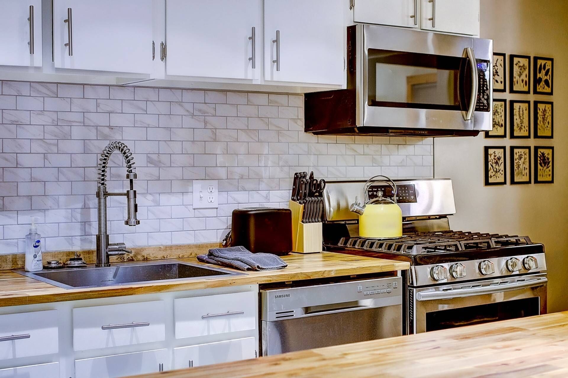 Give Thanks for Deals! 10% off stays November only!