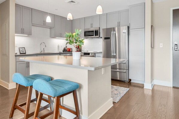 Fridge, microwave, oven, stovetop