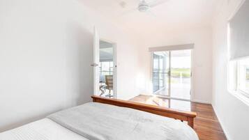 4 bedrooms, WiFi, bed sheets