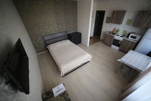 Standard Studio | Free WiFi, bed sheets