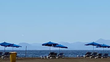 Una spiaggia nelle vicinanze