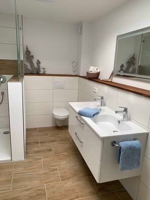 Unclassified image, 4 of 23, button