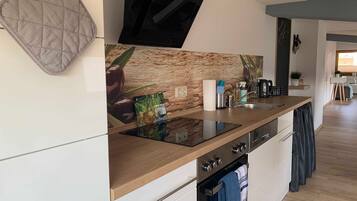 Frigorífico, horno y lavavajillas