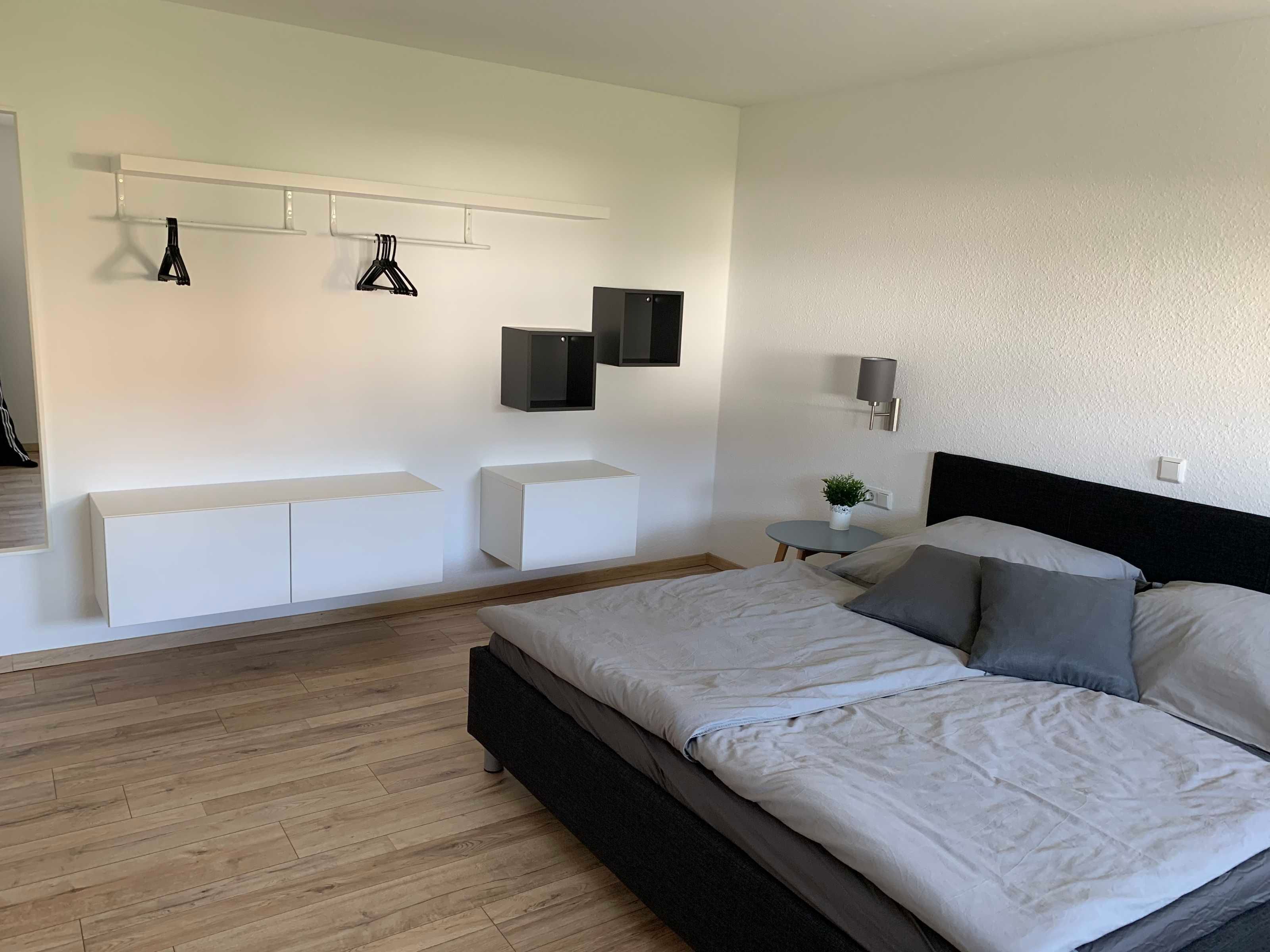 1 camera, Wi-Fi, lenzuola