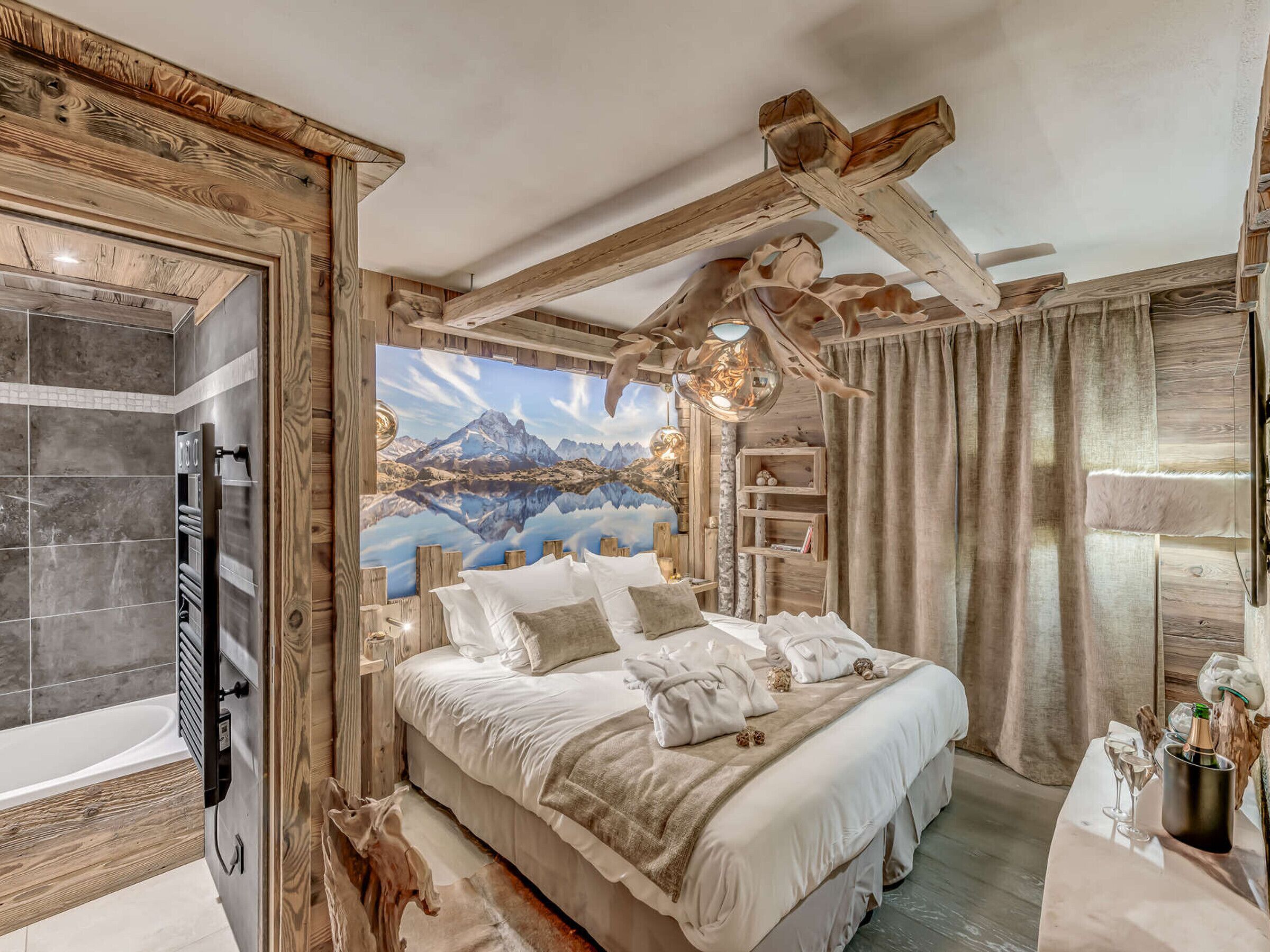 5 bedrooms, free WiFi