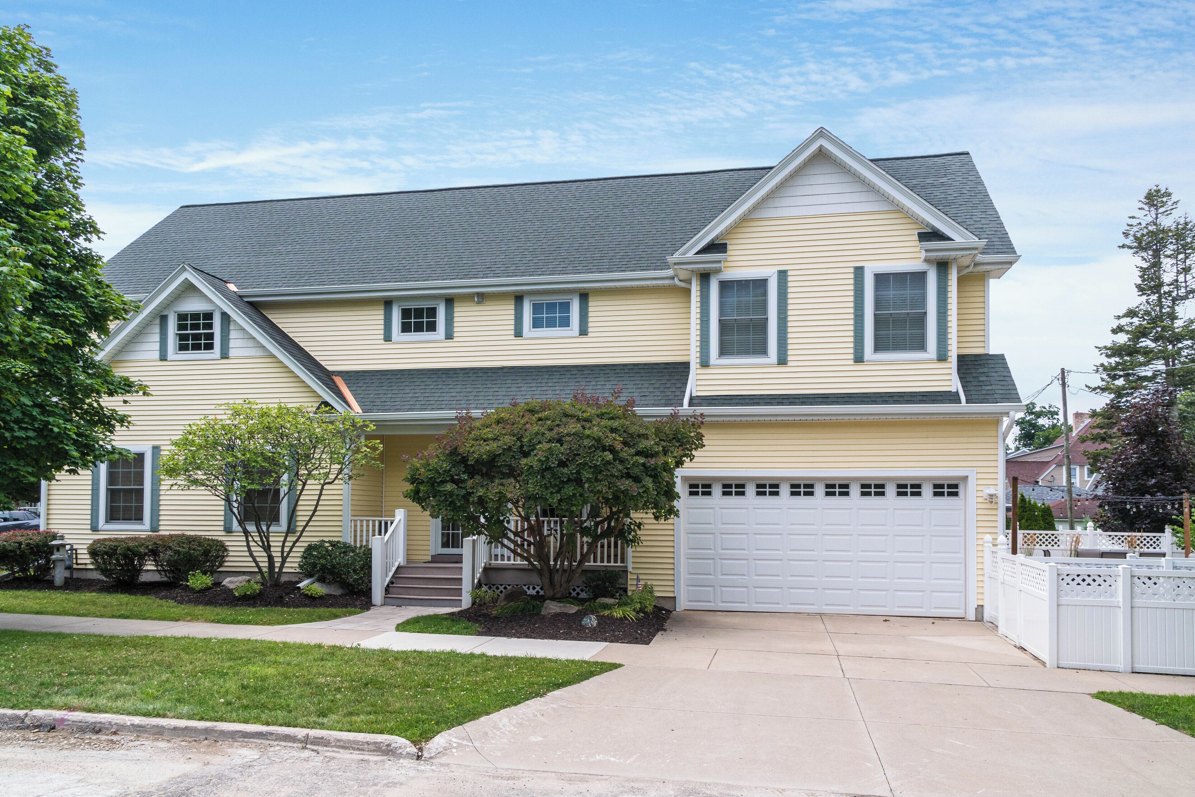 5 Bedroom Coastal Beach House - 2 Blocks to South Beach!