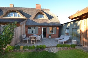 Unclassified image, 3 of 76, button