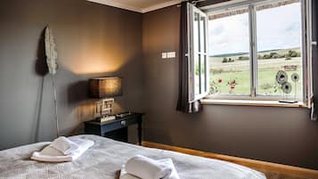 3 Schlafzimmer, Reisekinderbett, WLAN, BettwÀsche