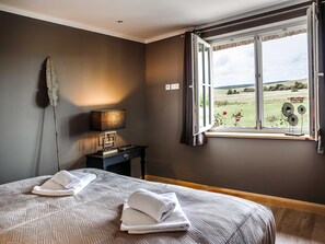 3 chambres, lit parapluie, Wi-Fi, draps fournis